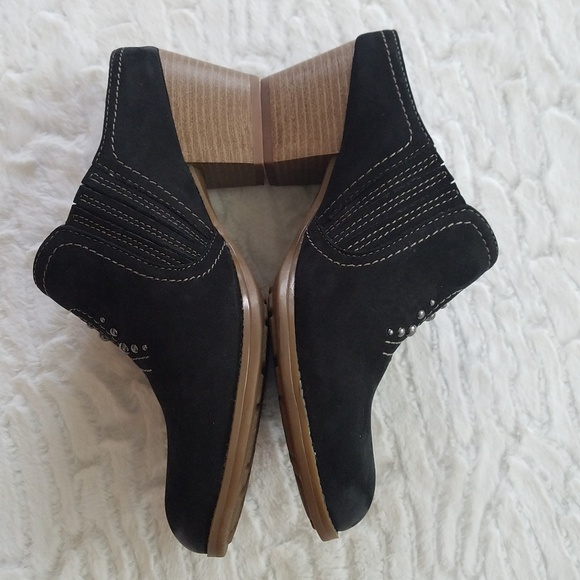 Earth Mendon Black Genuine Suede Western Chunky Heel Mules - Picture 2 of 8